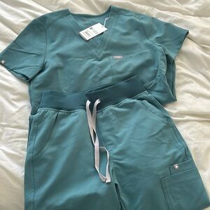 Figs Hydrogreen Scrub set